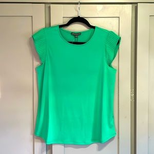 Perfect spring blouse! Adrianna Papell size small